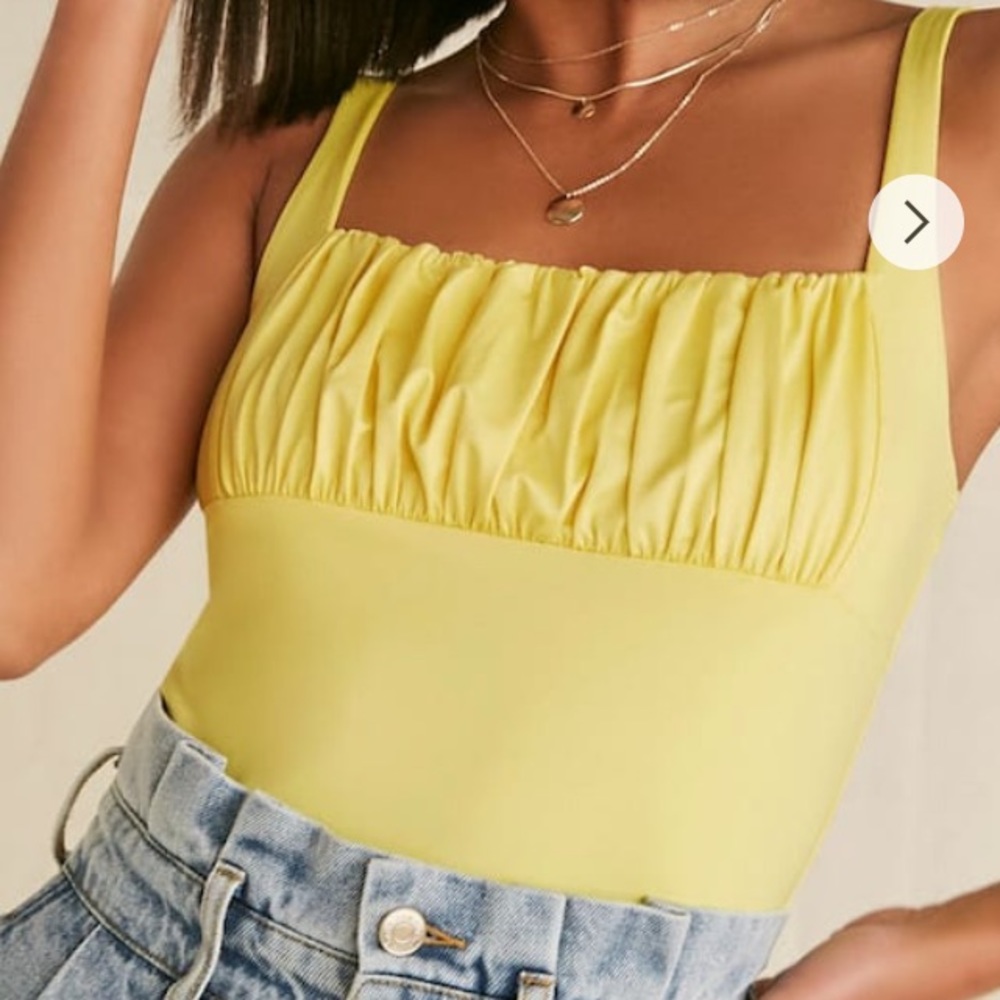 NWT ruched square neck top💛